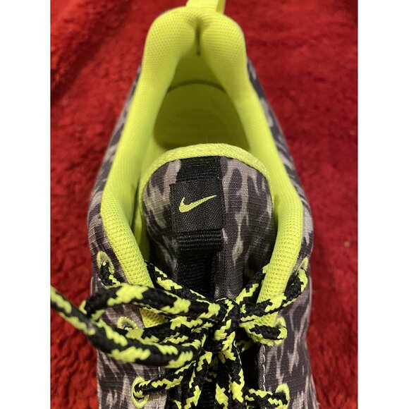 Nike Roshe Run Gray Camo w/ Neon Green Sneakers Women's Size 10 Running Shoes - Picture 9 of 10